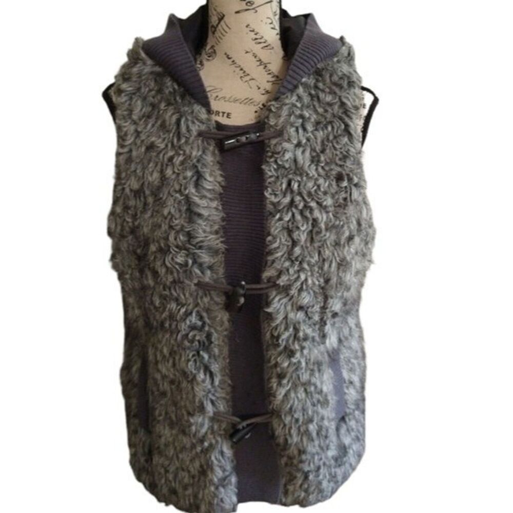 Bernardo gray faux fur Hooded  vest Small Boho Loganlook Grunge Y2k
